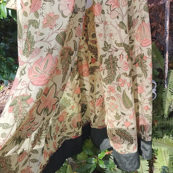 Ritu Kumar floral silky maxi size 8 - Picture 8 of 12